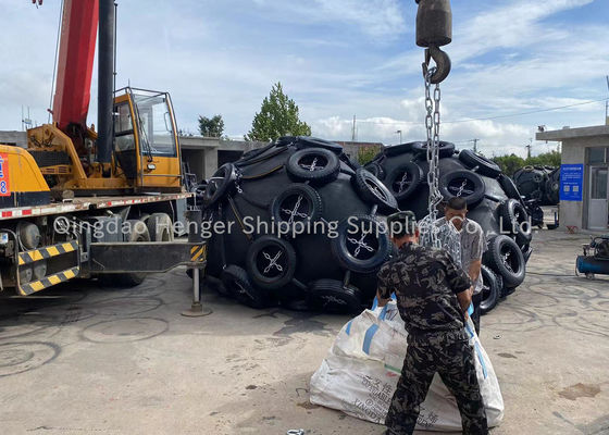 Качество Таможенный пневматический резиновый кранцевый брус 50 кПа-80 кПа для защиты судов завод