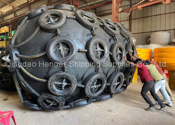 Качество Черный морской пневматический резиновый обвайзер 50kpa 3.3*6.5m с цепной сетью завод