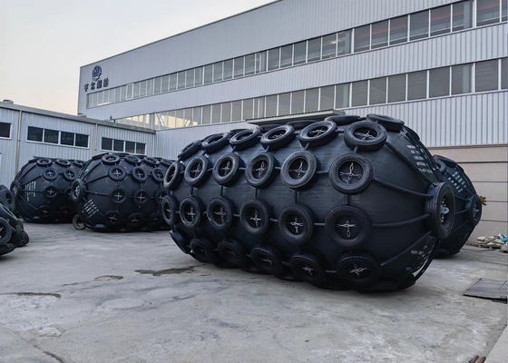 Качество Пневматический морской фендер Йокогама Надувный натуральный резиновый фендер с цепной сеткой завод