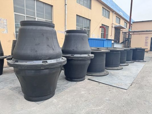 Качество 1.5KN-M - 276.4KN-M Поглощение энергии Морской резиновый фендер Размер на заказ завод