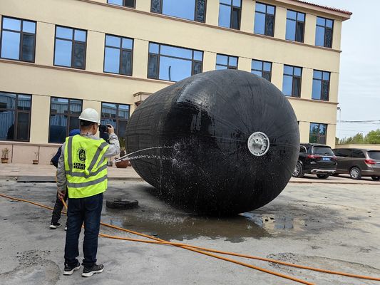 Качество ISO17357-2014 Морской фендер Йокогама Тип пневматический резиновый фендер завод