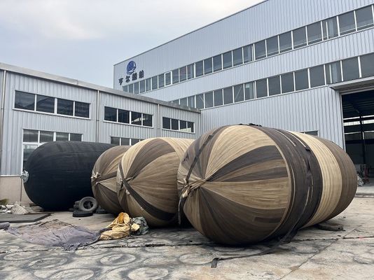 Качество 0.05MPa/ 0.08MPa Морской резиновый фендер с превосходной способностью поглощения ударов и типом шлинга завод