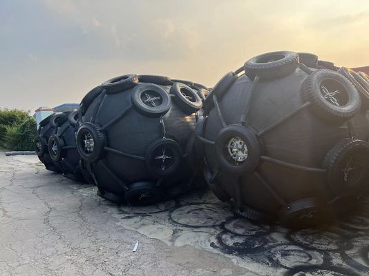 Качество Хорошее качество STS 50Kpa черный пневматический резиновый фендер Йокогама тип фендер завод