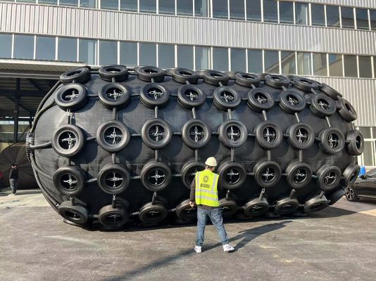 Качество Сертификат BV Пневматический резиновый фендер с начальным внутренним давлением 50Kpa/80Kpa завод