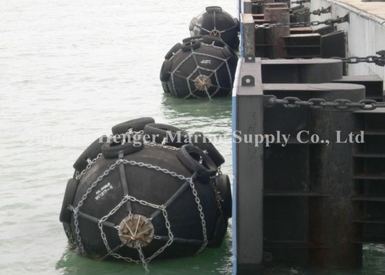 Качество ISO 17357 Compliant High Elasticity Natural Rubber Pneumatic Rubber Fender for Port Anti-Collision Use фабрика