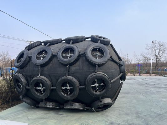 Качество Черный пневматический резиновый фендер с хорошей устойчивостью к абразии Срок годности 24 месяца завод