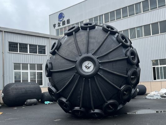 Качество Корабли, лодки, причалы, плавающие надувные фендеры, использующие цепочку и PP-шнурки, чтобы обеспечить защиту от ударов при причале. завод