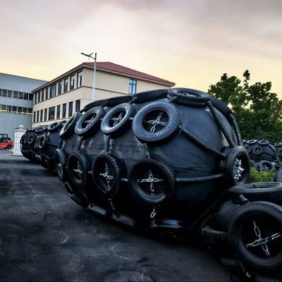 Качество ISO17357 Пневматический резиновый фендер для защиты от столкновений на море завод