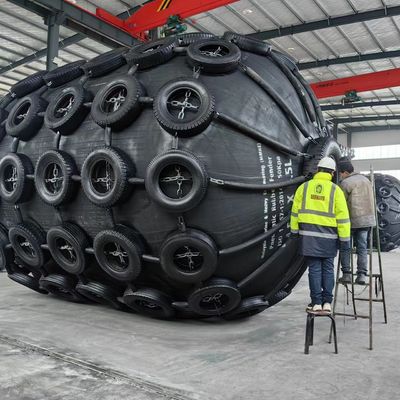 Качество ISO17357 Пневматический резиновый кранцевый отбойник для защиты морских судов завод