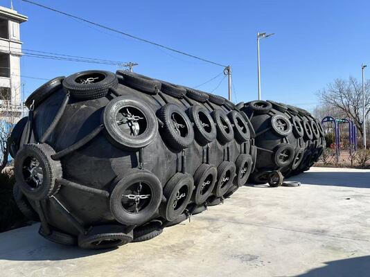 Качество Customized ISO17357 Pneumatic Rubber Fender 0.3-4.8 M for Marine Applications завод