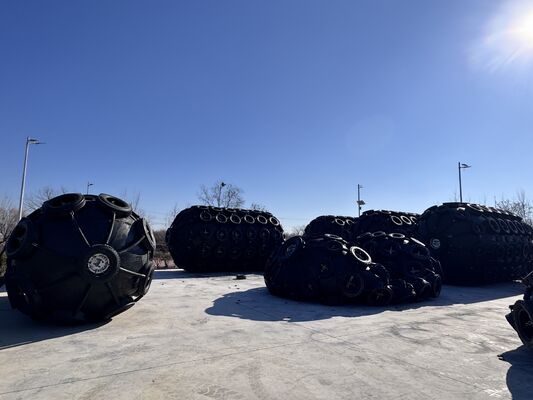 Качество Customized ISO17357 Pneumatic Rubber Fender 0.3-4.8 M for Marine Applications завод