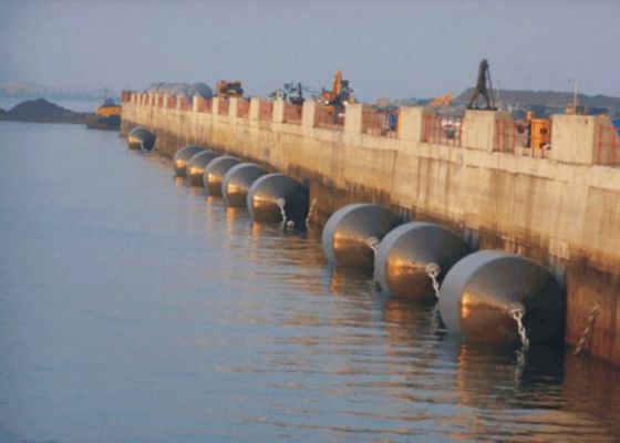 Качество High Density Foam Core Foam Filled Fender with High Energy Absorption Capacity and Positive Buoyancy for Marine Protection завод