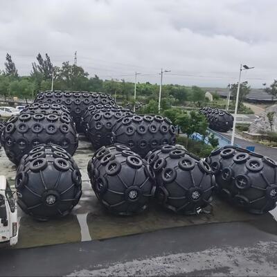 Качество Heavy Duty Pneumatic Rubber Fender Inflatable Yokohama Type Fender for Protection of Large Oil Tankers and Gas Carriers завод