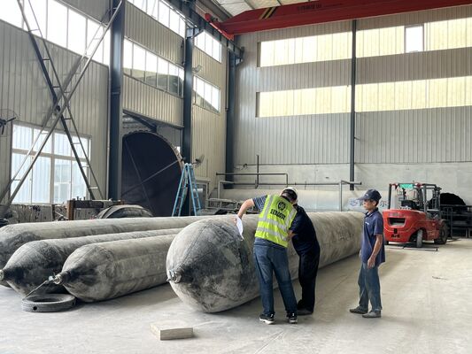Качество Marine Rubber Airbag with Rapid Inflation Manifold for Simultaneous Multi Unit Operation in 0.8-3 M Diameter фабрика