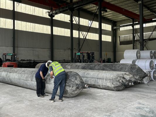 Качество Marine Rubber Airbag with Rapid Inflation Manifold for Simultaneous Multi Unit Operation in 0.8-3 M Diameter фабрика