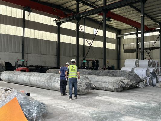 Качество Marine Rubber Airbag with Stainless Steel Mounting Hardware for Corrosion Free Installation фабрика
