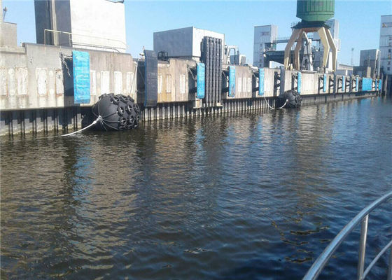 Качество Пневматический резиновый кранцевый отбойник, соответствующий стандарту ISO17357, со сроком хранения 24 месяца и индивидуальными размерами для применения в качестве судового кранца завод