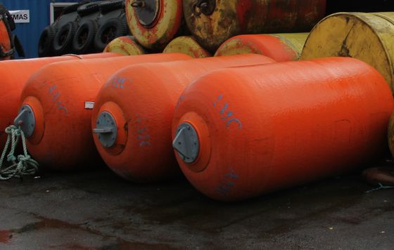 Качество Custom Manufacturing ISO 17357 Standard Foam Filled Fender with 0.5 M~4.8 M Diameter for Marine Applications завод