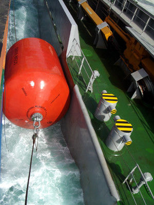 Качество Hot Dip Galvanized Foam Filled Fender with High Energy Absorption and Maintenance-free Design for Marine Vessel Protection завод